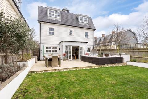 46 Westmount Close, Worcester Park, KT4 8FL