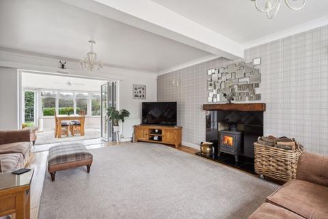 4 bedroom detached house for sale, Wycombe Road, Prestwood HP16