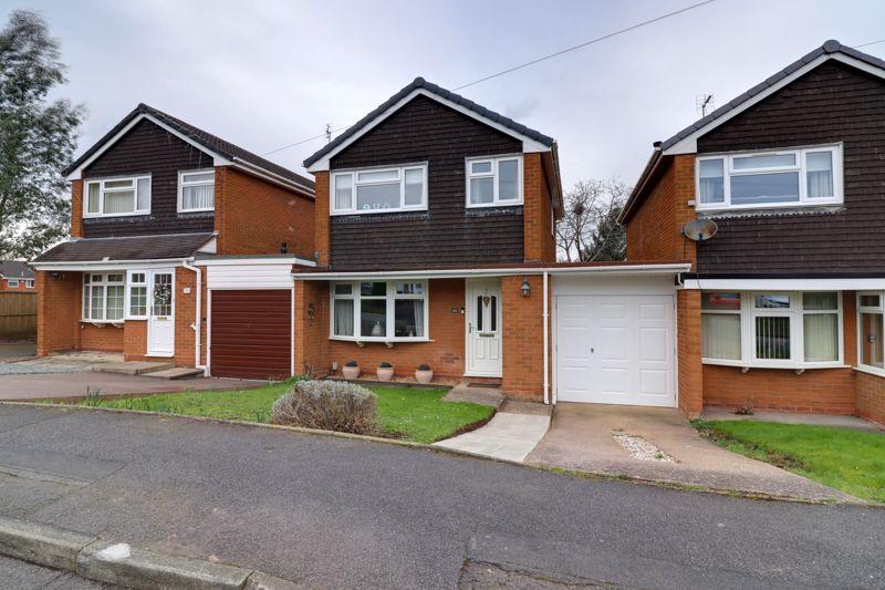 Shannon Road, Stafford ST17 3 bed detached house for sale £230,000