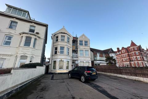 1 bedroom flat to rent,  Marine Parade East , Clacton-On-Sea CO15