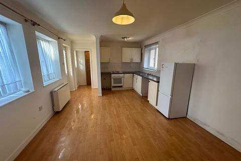 1 bedroom flat to rent,  Marine Parade East , Clacton-On-Sea CO15