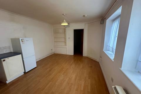 1 bedroom flat to rent,  Marine Parade East , Clacton-On-Sea CO15