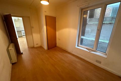1 bedroom flat to rent,  Marine Parade East , Clacton-On-Sea CO15
