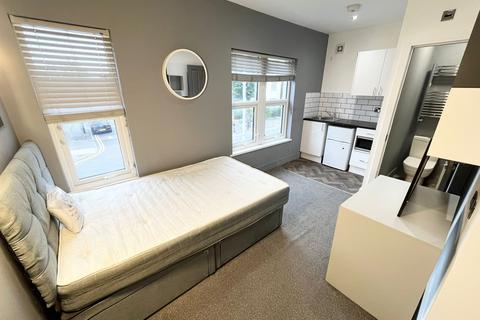 Studio to rent, Dogsthorpe Road, PETERBOROUGH PE1