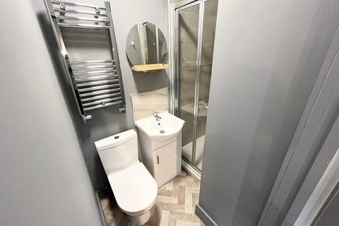 Studio to rent, Dogsthorpe Road, PETERBOROUGH PE1