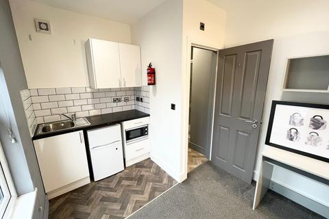 Studio to rent, Dogsthorpe Road, PETERBOROUGH PE1