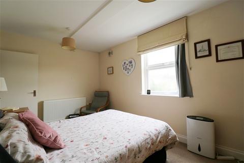 3 bedroom flat for sale, 23 Twyford Avenue, Ealing Common, London