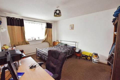 2 bedroom maisonette for sale, Rowson Court, Northenden Road, Sale, Greater Manchester, M33