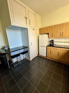 2 bedroom flat to rent, Holburn Street, City Centre, Aberdeen, AB10