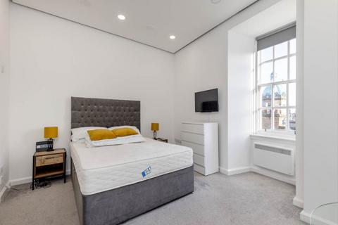 1 bedroom flat to rent - North Bank Street, Old Town, Edinburgh