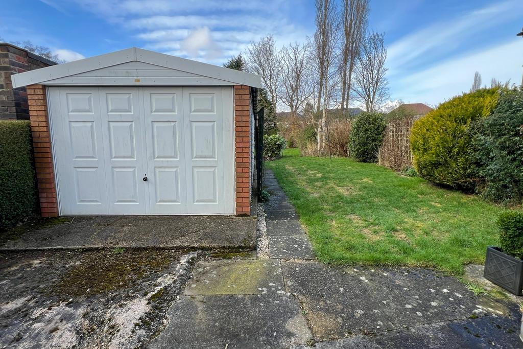 Detached Garage