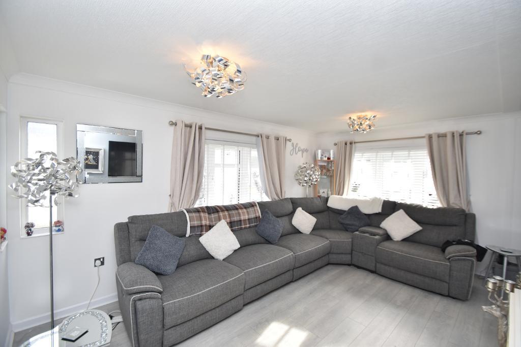 Cherrywood Crescent, Stepps Red Deer... 2 bed park home for sale £125,000