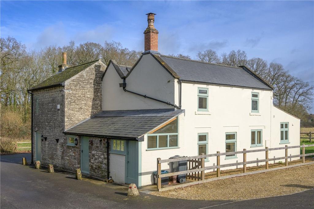 Underhill Lane, Midsomer Norton, Somerset, BA3 3 bed detached house for
