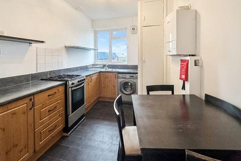 1 bedroom flat for sale, Limpsfield Road, Warlingham, Surrey, CR6 9HA