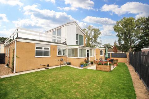3 bedroom bungalow for sale - Springfields, Poringland, Norwich, Norfolk, NR14