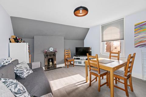 2 bedroom apartment for sale - Rockmount Road, London, SE19