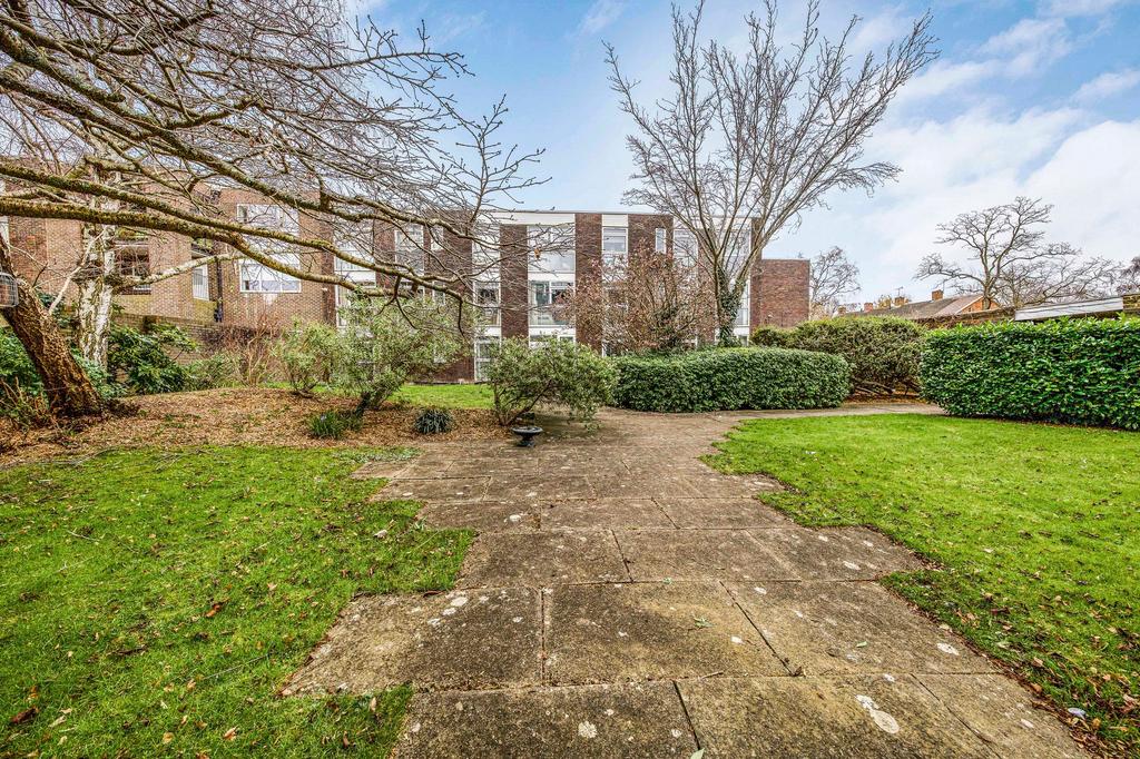 Communal gardens rear