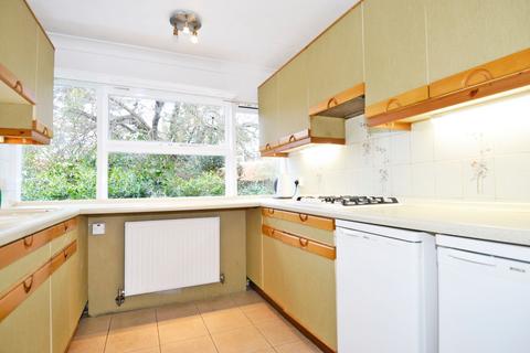 8, Marlowe Court Parkleys, Richmond, TW10 5LR