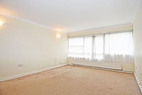 8, Marlowe Court Parkleys, Richmond, TW10 5LR
