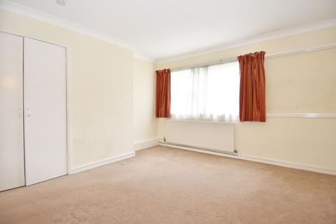 8, Marlowe Court Parkleys, Richmond, TW10 5LR