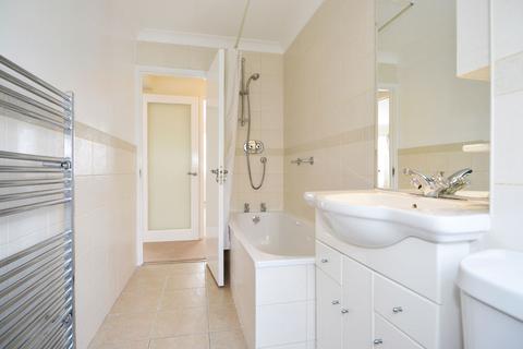 8, Marlowe Court Parkleys, Richmond, TW10 5LR