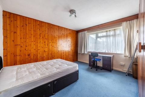 2 bedroom maisonette for sale, Sterling Avenue, Edgware, HA8