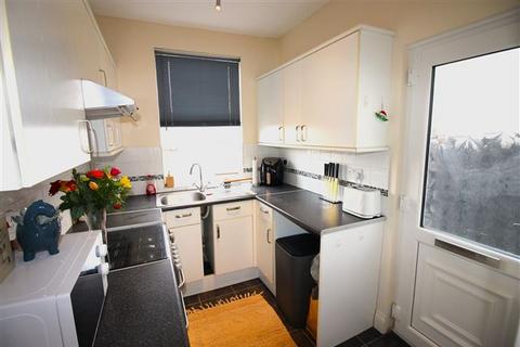 2 bedroom terraced house to rent, Worksop Road, Swallownest, Sheffield, S26 4UT