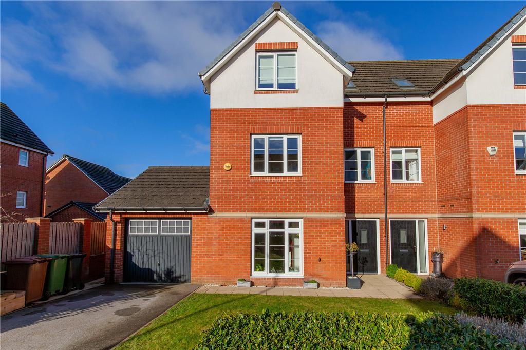 Bluebell Avenue, Garforth, Leeds... 4 bed semidetached house for sale