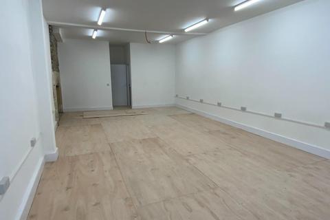 Property to rent, Cross Street, Barnstaple