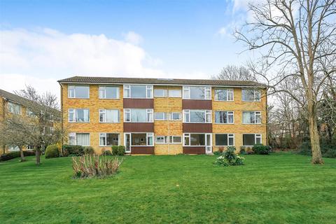 3 bedroom flat for sale, The Shimmings, Boxgrove Road, Guildford