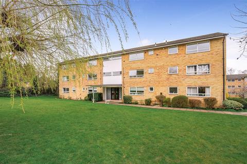 3 bedroom flat for sale, The Shimmings, Boxgrove Road, Guildford