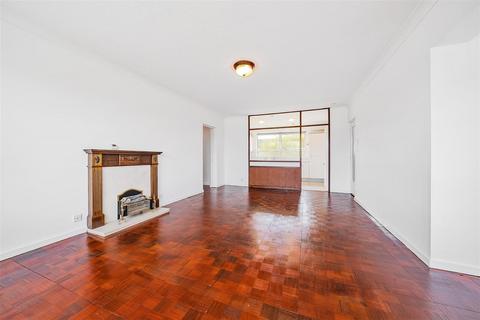 3 bedroom flat for sale, The Shimmings, Boxgrove Road, Guildford