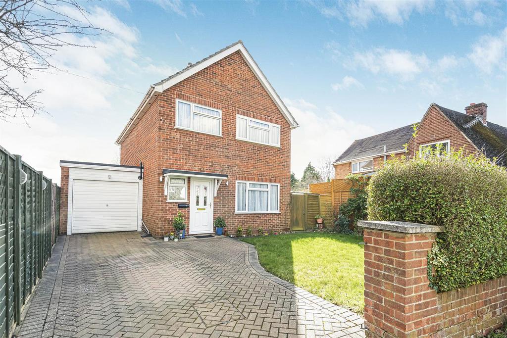 Copse Avenue, Caversham, Reading 3 bed detached house for sale £625,000