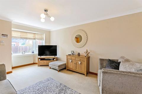 3 bedroom semi-detached house for sale, Manor Rise, Crigglestone, Wakefield, West Yorkshire, WF4