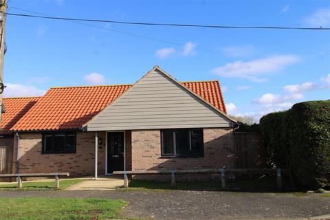 2 bedroom detached bungalow for sale - The Avenue, Bury St. Edmunds IP28