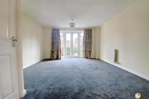 3 bedroom townhouse for sale, Bishops Way, Whitwood WF10