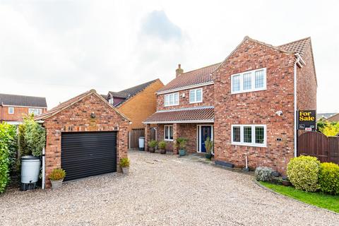 4 bedroom detached house for sale, Masons Court, Crowle