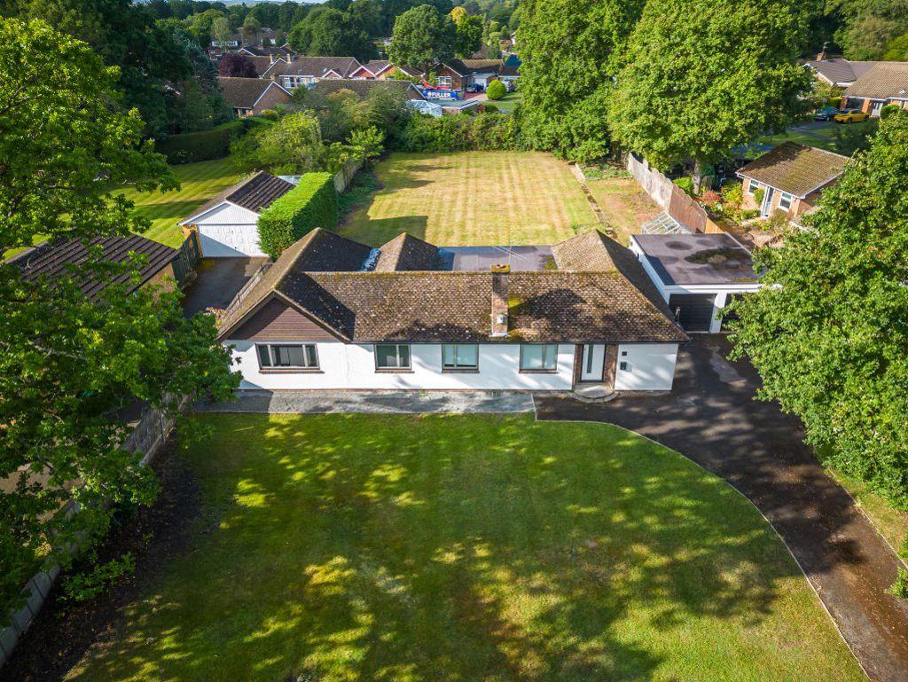 The Glade, Fetcham 4 bed property £2,995 pcm (£691 pw)