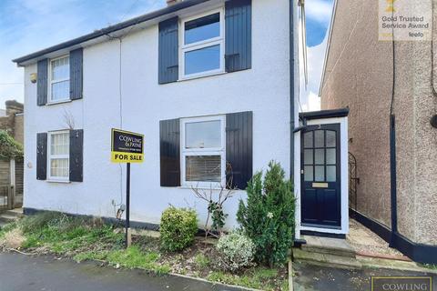 2 bedroom semi-detached house for sale - Elm Road, Wickford