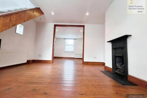 2 bedroom semi-detached house for sale, Elm Road, Wickford