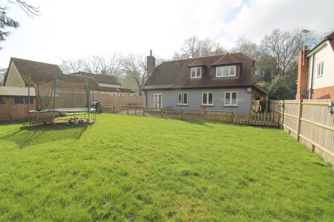 3 bedroom detached house for sale, Forge Wood, Crawley RH10