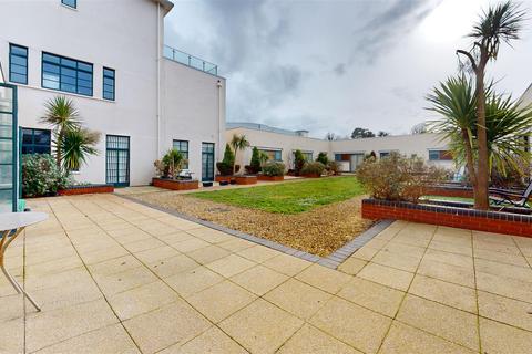 Apartment 22, Courtlands Hayes Road, Sully, Penarth, CF64 5QG