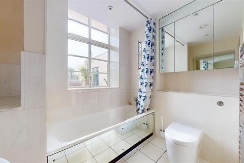 Apartment 22, Courtlands Hayes Road, Sully, Penarth, CF64 5QG