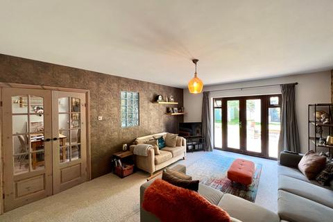 21 Vincent Close, Corringham, Stanford-le-hope, SS17 7QL
