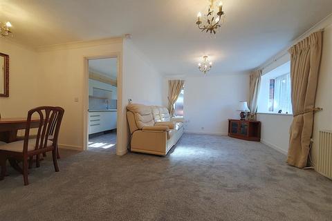 2 bedroom semi-detached bungalow for sale, Oakmead Green, Epsom KT18