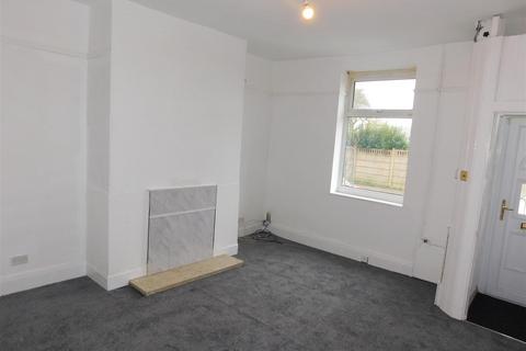2 bedroom townhouse to rent, Melrose Street, Oldham