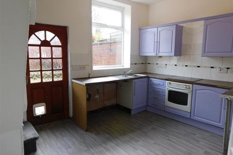 2 bedroom townhouse to rent, Melrose Street, Oldham