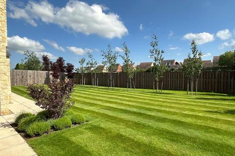 34 Lake Drive, Weldon, Corby, NN17 3FE