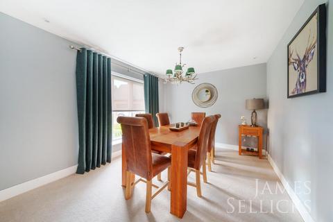 34 Lake Drive, Weldon, Corby, NN17 3FE
