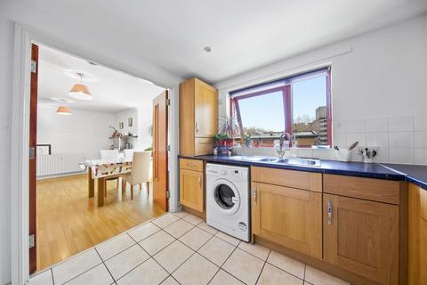 2 bedroom flat for sale, Monteagle Way, Hackney